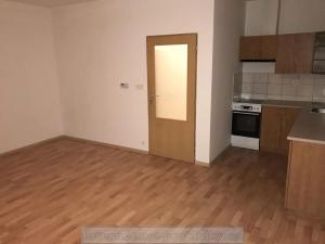 Pronájem bytu 1+kk, Praha - Vysočany, Klečákova, 26 m2
