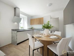 Prodej bytu 3+kk, Trhová Kamenice, Raisovo náměstí, 75 m2