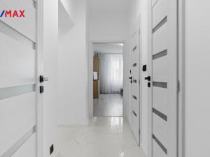 Prodej bytu 2+1, Karlovy Vary, K. Čapka, 57 m2