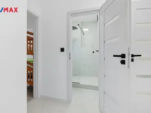 Prodej bytu 2+1, Karlovy Vary, K. Čapka, 57 m2