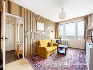 Pronájem bytu 2+kk, Praha - Prosek, Zárybská, 40 m2