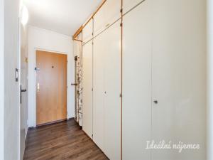 Pronájem bytu 2+kk, Praha - Prosek, Zárybská, 40 m2