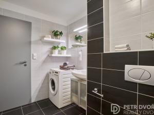 Prodej bytu 4+kk, Praha - Řepy, Kutrovická, 119 m2