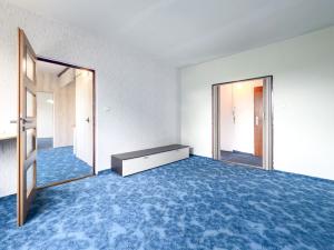 Pronájem bytu 2+1, Chomutov, Vítězslava Nezvala, 60 m2