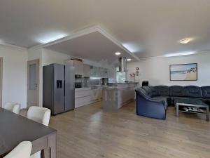 Prodej vícegeneračního domu, Světice, 207 m2