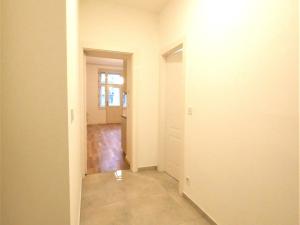 Pronájem bytu 1+kk, Praha - Bubeneč, Ovenecká, 33 m2
