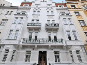 Pronájem bytu 1+kk, Praha - Bubeneč, Ovenecká, 33 m2