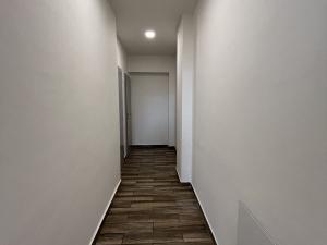 Pronájem obchodního prostoru, Ostrava, Macharova, 75 m2