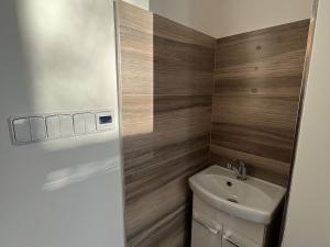 Pronájem obchodního prostoru, Ostrava, Macharova, 75 m2