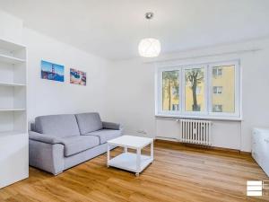 Pronájem bytu 2+1, Praha - Hloubětín, Kbelská, 52 m2