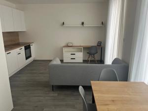 Pronájem bytu 2+kk, Praha - Smíchov, Plzeňská, 40 m2