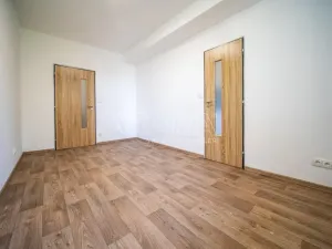 Pronájem bytu 3+1, Pardubice - Bílé Předměstí, Na Drážce, 68 m2