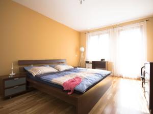Pronájem bytu 2+kk, Praha - Vyšehrad, Neklanova, 66 m2