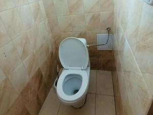 Pronájem skladu, Jílové u Prahy, Masarykovo náměstí, 1000 m2