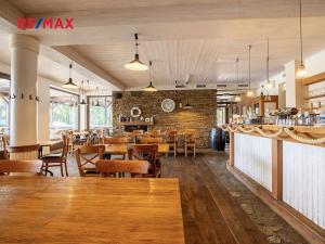 Prodej restaurace, Doksy, Přístavní, 174 m2