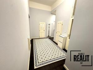 Pronájem bytu 2+1, Praha - Malá Strana, Újezd, 87 m2