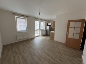 Pronájem bytu 2+kk, Pardubice - Trnová, Jozefa Gabčíka, 51 m2