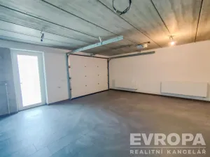 Prodej rodinného domu, Červené Pečky, Hrabáňova, 210 m2