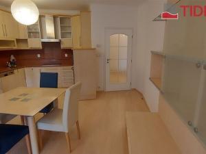 Pronájem bytu 2+kk, Praha, Pod Hybšmankou, 76 m2