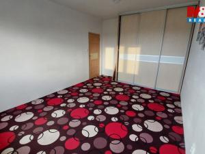 Pronájem bytu 2+1, Zlín - Malenovice, Husova, 58 m2