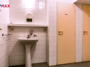 Pronájem kanceláře, Hradec Králové, třída Karla IV., 206 m2