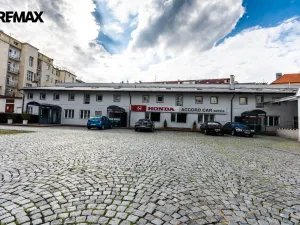 Pronájem kanceláře, Hradec Králové, třída Karla IV., 206 m2