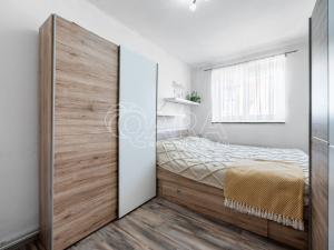 Prodej bytu 3+kk, Žebrák, Sídliště, 53 m2