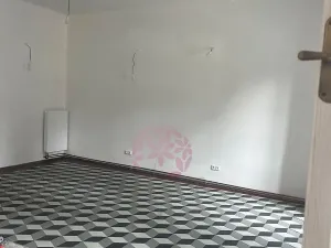 Pronájem obchodního prostoru, Kostelec nad Černými lesy, náměstí Smiřických, 63 m2