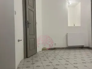 Pronájem obchodního prostoru, Kostelec nad Černými lesy, náměstí Smiřických, 63 m2