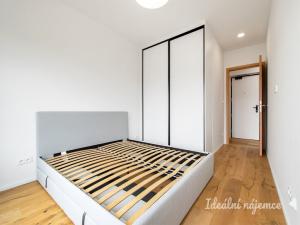 Pronájem bytu 2+kk, Praha - Hlubočepy, Kurandové, 42 m2