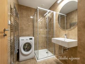 Pronájem bytu 2+kk, Praha - Hlubočepy, Kurandové, 42 m2