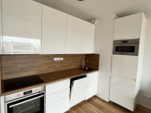 Pronájem bytu 2+kk, Praha - Hlubočepy, Kurandové, 42 m2