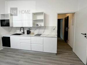 Pronájem bytu 2+kk, Karlovy Vary, 36 m2