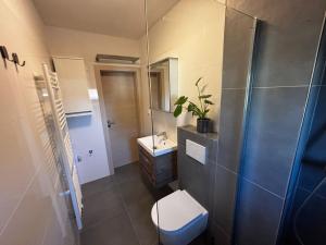 Pronájem bytu 3+kk, Praha - Satalice, Za školkou, 56 m2