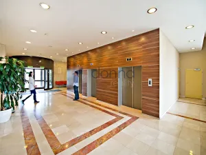 Pronájem kanceláře, Praha, Kodaňská, 121 m2