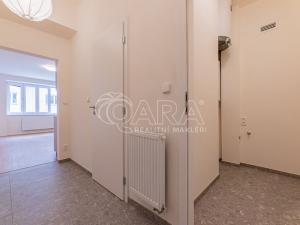 Pronájem bytu 1+kk, Praha - Žižkov, Viklefova, 34 m2