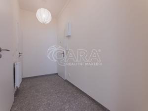 Pronájem bytu 1+kk, Praha - Žižkov, Viklefova, 34 m2