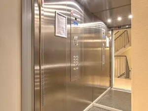Pronájem bytu 2+kk, Praha - Holešovice, Na Maninách, 62 m2