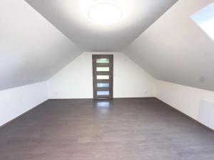 Pronájem bytu 2+kk, Praha - Újezd nad Lesy, Starokolínská, 70 m2