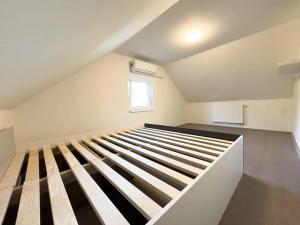 Pronájem bytu 2+kk, Praha - Újezd nad Lesy, Starokolínská, 70 m2