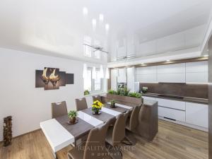 Prodej rodinného domu, Praha - Suchdol, Osvobození, 314 m2
