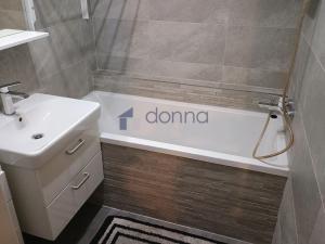 Pronájem bytu 3+kk, Praha, Bašteckého, 74 m2