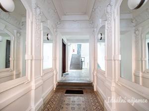 Pronájem bytu 1+kk, Praha - Vinohrady, Mánesova, 63 m2