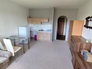 Pronájem bytu 1+kk, Tanvald, U Školky, 27 m2