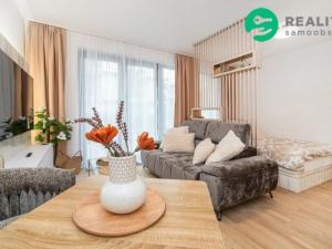 Pronájem bytu 1+kk, Praha - Hodkovičky, Šenácká, 37 m2