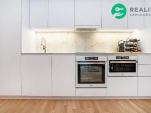 Pronájem bytu 1+kk, Praha - Hodkovičky, Šenácká, 37 m2