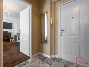 Prodej bytu 2+1, Karlovy Vary, Zámecký vrch, 48 m2