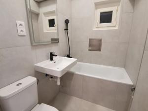 Prodej bytu 2+kk, Praha - Břevnov, Nad Kajetánkou, 45 m2
