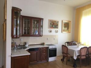 Prodej bytu 3+kk, Karlovy Vary, Zeyerova, 100 m2
