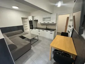Pronájem bytu 3+kk, Praha - Letňany, Pernického, 51 m2
